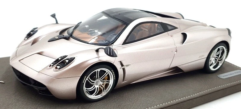 BBR 1/18 Scale Resin P1832B - Pagani Huayra 2010 Geneve - Metallic Champagne - Image 1 of 4