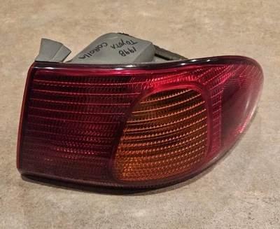 Задний фонарь правосторонний со стороны пассажира для Toyota Corolla 1998 1999 2000 годов выпуска от оригинального производителя бесплатная доставка! - Изображение 1 из 4