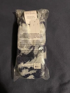 Vera Bradley Frosted Lace Navy Cozy Life Shimmer Slippers Large 9-10 - NIP - Picture 1 of 2