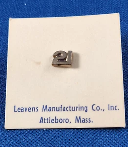 Spilla risvolto vintage 1962 Seattle World's Fair Century 21 tono argento su carta - Foto 1 di 3