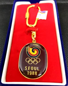 1988 Seoul Olympic Commemorative Key chain & Box, Vintage - Picture 1 of 8