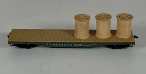 Coche plano Mantua 90806 escala HO AT&SF verde marrón con carga de carrete completo - Imagen 1 de 6