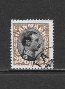 DENMARK SCOTT 107 USED F/VF - 1920 25o BROWN & BLACK ISSUE - KING CHRISTIAN X - Picture 1 of 2