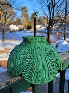 Tono de tulipán colgante de ratán verde mimbre vintage Boho de mediados de siglo - Imagen 1 de 9