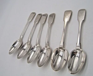 6 CUCHARAS VICTORIANAS DE PLATA ESTERLINA CIRCA 1844 ESCUDO EN MANGO - Imagen 1 de 5