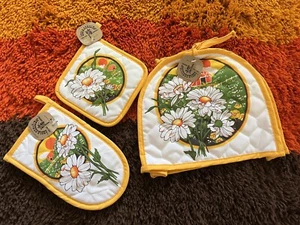 Vintage NOS Country Farm Spring Kitchen Oven Mitt Pot Holder Toaster Cover Set - Picture 1 of 8