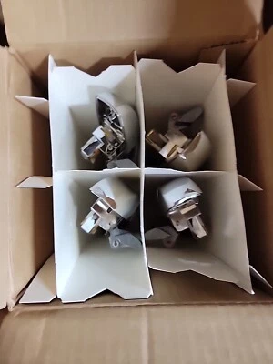 Nuevo kit de vestir cromado Dodge Magnum 04-06 OEM 77Dub10400 Foto 1 de 4