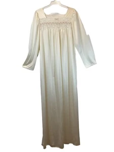 VTG Vanity Fair Nightgown Sz S Embroidered Rose Buds Ivory Nylon Lace Trim USA - Picture 1 of 6
