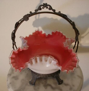 Bride Bowl Opal and Pink Lined Quad Corner Crimp Middleton Plate Co Metal Stand - Picture 1 of 6