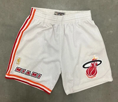 Pantalones Cortos NBA At 50 Hardwood Classics 1996-1997 Miami Heat Home Blancos Talla L Usados Foto 1 de 2