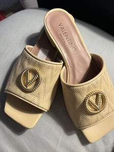 Valentino by Mario Valentino Aphrodite Slide Sandal, Size 9 Nude Free Shipping - Picture 1 of 4