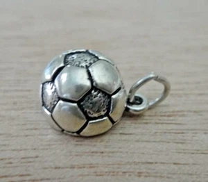1 pelota de fútbol de plata esterlina 11 mm hueco en la parte posterior - Imagen 1 de 5