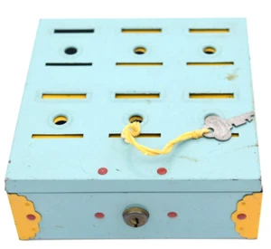 Vintage Metal Lockbox Money Change Home Budget Laundry Quarter Compartment Box - Picture 1 of 6