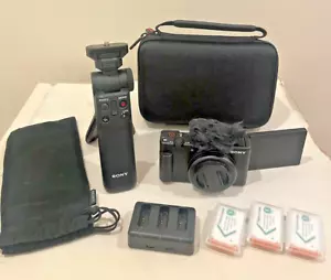 SONY ZV1F ZV-1F Vlog Camera for Content Creators and Vloggers Complete Kit - Picture 1 of 7
