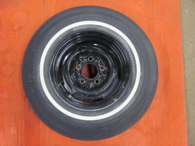 Llanta de repuesto de neumático original Pontiac Cadillac 5X5 US Royal 8,25-14 sin punto Foto 1 de 4