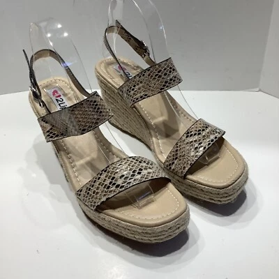Sandalias con tiras de cuña 2 LIPS Too para mujer Beckie estampado de serpiente talla 7,5 M Foto 1 de 4