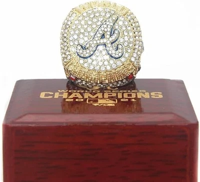 Anel Atlanta Braves réplica 2021 World Series Champions ABRE com caixa de madeira - Imagem 1 de 4