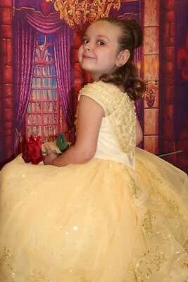 Talla 4 Disney Store Edición Limitada La Bella y la Bestia Bella Disfraz Vestido Foto 1 de 4