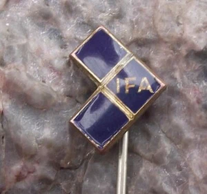 Vintage IFA DDR Industrieverband Fahrzeugbau Logo East Germany Auto Pin Badge - Picture 1 of 2
