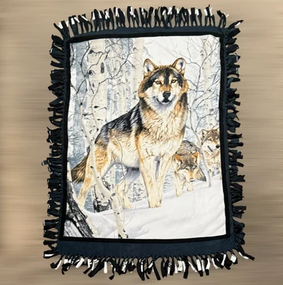 Pacote Wolf And Wolf em madeira de inverno macio leve envoltório de arremesso com franjas 50 x 60" - Imagem 1 de 4