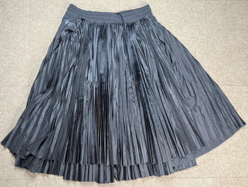 Nike Sacai S#CV5713 Women's Black Pleated Side Snap Button Skirt Size XL - Image 1 of 4