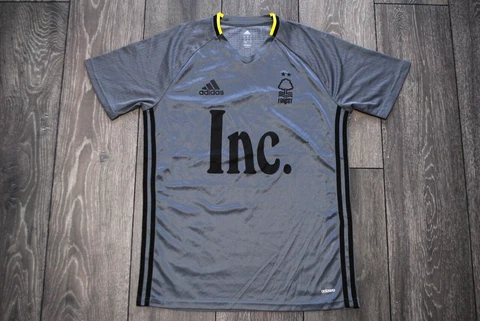 MENS MEDIUM NOTTINGHAM FOREST FOOTBALL SOCCER TRAINING SHIRT JERSEY 2016-2017 Cover