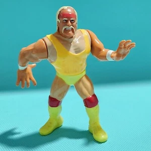 WCW Hulk Hogan 1990 TITAN SPORTS INC. WRESTLING figure - Picture 1 of 8