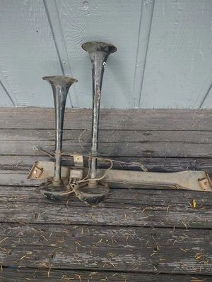 Working 1937  Town And Country 1946 GMC Chevrolet Pickup Truck Horn Delco Remy  - Image 1 of 4