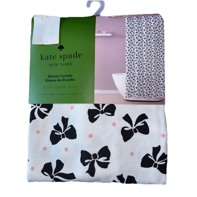 "Cortina de ducha Kate Spade New York con lazo negro punto rosa 72""x 72"" mezcla de algodón" Foto 1 de 4