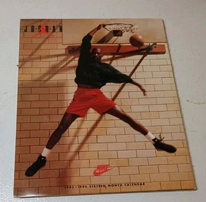 Vintage Nike Michael Jordan 16 Monatskalender 1993-1994 mit Fotos Schuhe - Bild 1 von 4