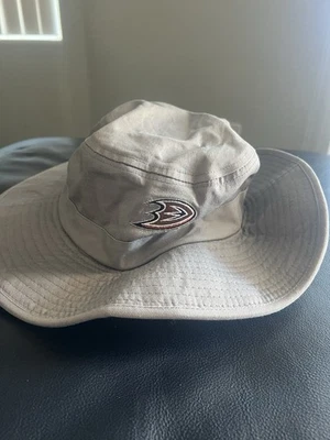 Anaheim Ducks NHL Hockey Cubo Sombrero para el Sol Gris Nuevo Foto 1 de 2