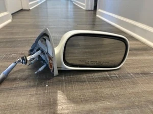 2000-2002 Cadillac SDV DTS DHS RIGHT Mirror WHITE No Heat No Memory No Arrow - Picture 1 of 6