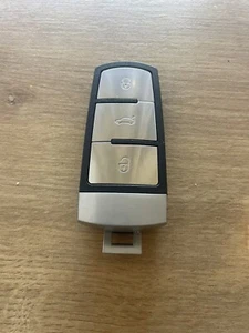 NEW Volkswagen VW Passat Smart Remote Keyless - Picture 1 of 2