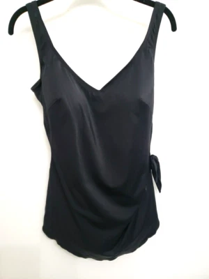 Traje de baño Roxanne Sarong negro talla 16 copa talla 40C Foto 1 de 4