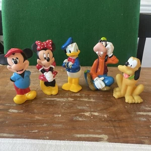 Disney Parks Mickey Mouse and Friends Squeeze Badespielzeug Set komplett IOP - Bild 1 von 9