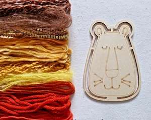 Löwe selber machen - Bastelpaket. Holzschablone in Löwenform mit farbigen Garnen - Bild 1 von 6