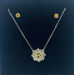Authentic Swarovski yellow Crystal Pendant - Earring Set Gold finish New in Box - Picture 1 of 2