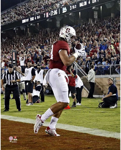 Austin Hooper Stanford Cardinal Unsigned Tiptoe Touchdown Photograph Cover