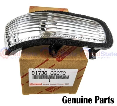 Genuine Toyota Aurion GSV40 Right Mirror Repeater Turn Signal Lamp - Image 1 of 3