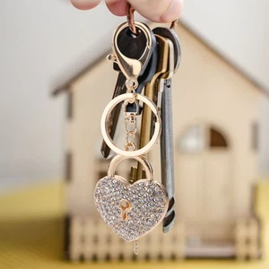 Love Keychain Rhinestone Pendant Heart Modeling Man Shaped Ornament Charm - Foto 1 di 12
