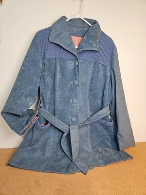 Chaqueta de gamuza azul vintage con cuello de punto y cinturón. 70S RETRO Foto 1 de 4