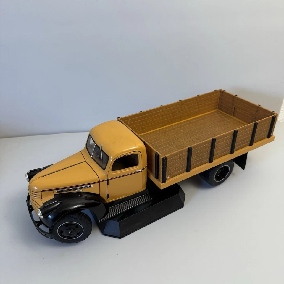 1946 GMC Dumping Grain Box Truck Die Cast 1:16 Scale Highway 61 Read description - Image 1 of 4