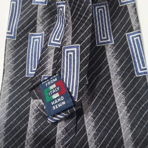 Louis Roth Mens Silk Tie Blue & Black Geometric Art Deco Pattern Hans Sewn Italy - Picture 1 of 4