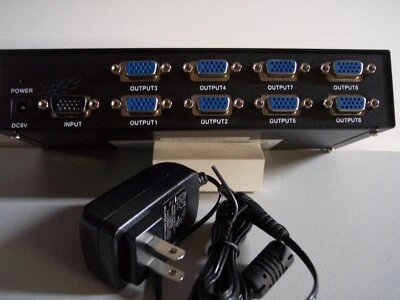 MANHATTAN 207355 (8-Port) Professional VGA Video Splitter  - Image 1 of 3