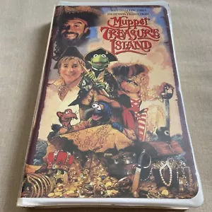 Muppet Treasure Island (VHS 1996) Jim Henson Walt Disney Musical Comedy Kermit + - Picture 1 of 11