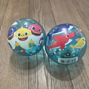 Menge 2 Pinkfong Baby Hai LED Leucht Hüpfbälle. 4 zoll - Bild 1 von 7