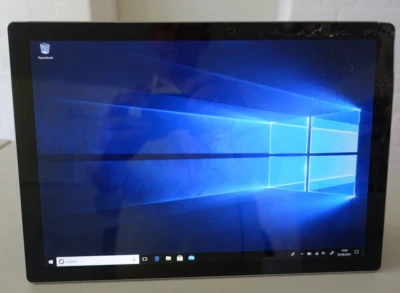 Original Microsoft Surface Pro 5 1796 256GB Windows 10 defekt Bastler - Bild 1 von 4