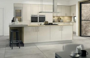 High Gloss TKC Vivo Slab Kitchen Door contemporary modern kitchens - Picture 1 of 4