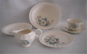 6-TEILIGES SERVIERSET TAYLOR SMITH & TAYLOR U.S.A. DESIGN 12372 CREMEWEISS/BLAU - Bild 1 von 12