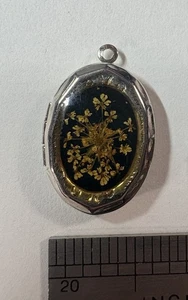 Vintage Oval Pressed Flower Resin Locket Black Silver Tone Floral Jewelry - Picture 1 of 6